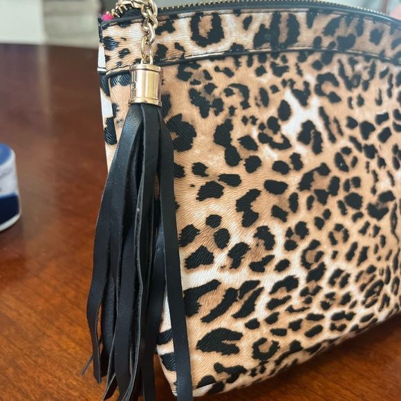 Handbags - 5/$25 Leopard Print Cosmetic Bag